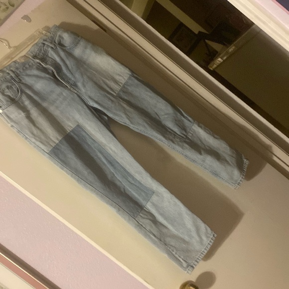 Everlane Cropped Blue Jeans. Good condition. Distressing noted. - Picture 1 of 7